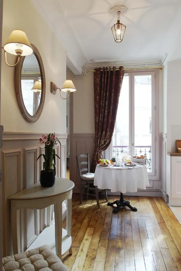 Panzió Chambre D Hote : Louvre Elegant Apt Suite Párizs