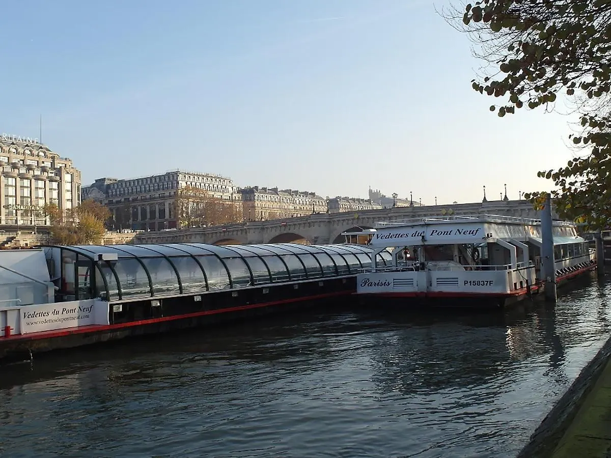 Bed & Breakfast Chambre D Hote : Louvre Elegant Apt Suite Paris