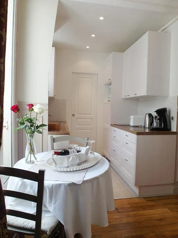 Chambre D Hote : Louvre Elegant Apt Suite 파리 프랑스