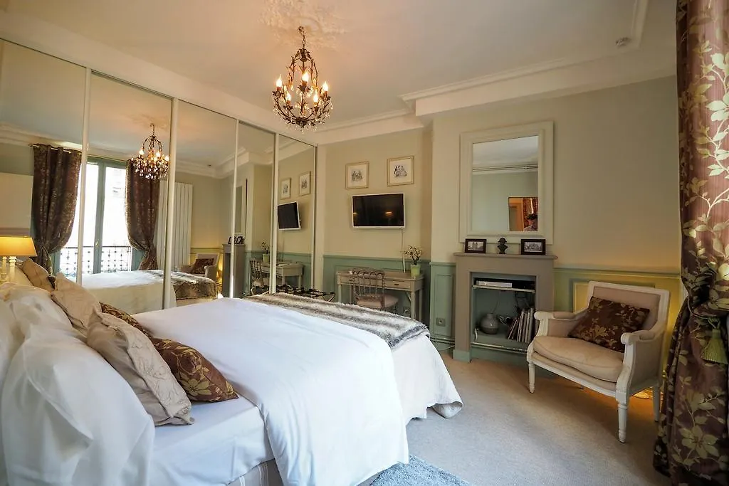 Chambre D Hote : Louvre Elegant Apt Suite 파리 B&B