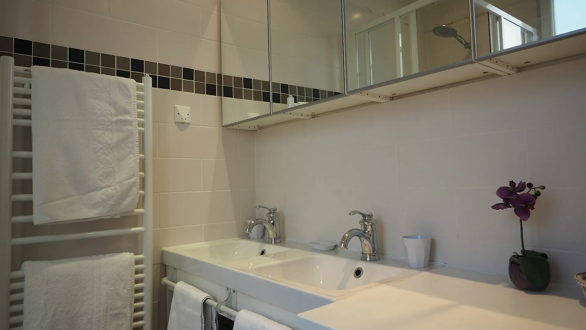 Chambre D Hote : Louvre Elegant Apt Suite 파리 B&B