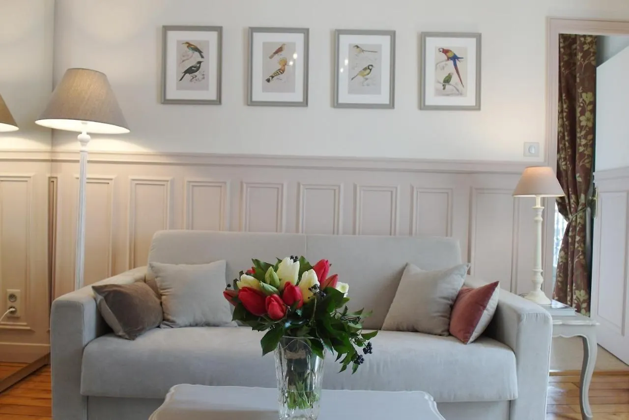 Chambre D Hote : Louvre Elegant Apt Suite 파리 B&B