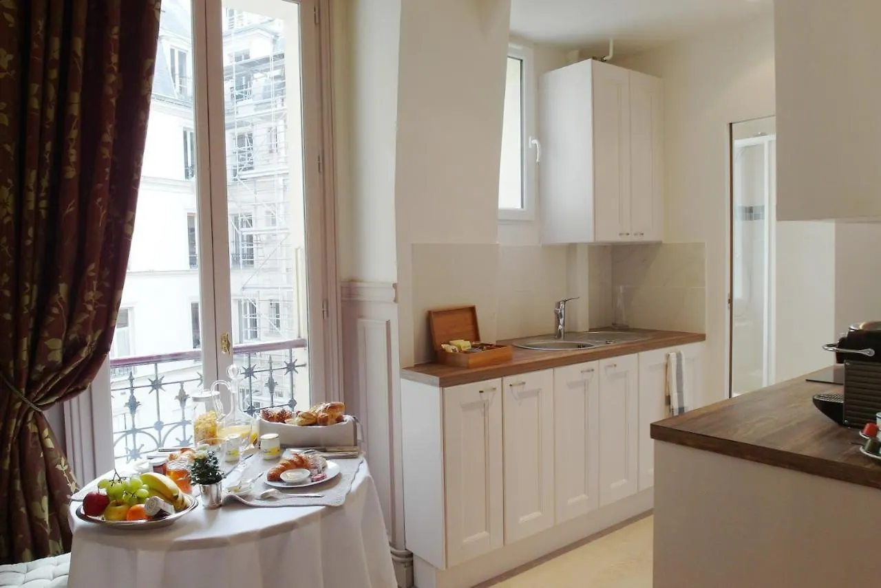 Chambre D Hote : Louvre Elegant Apt Suite 파리 B&B