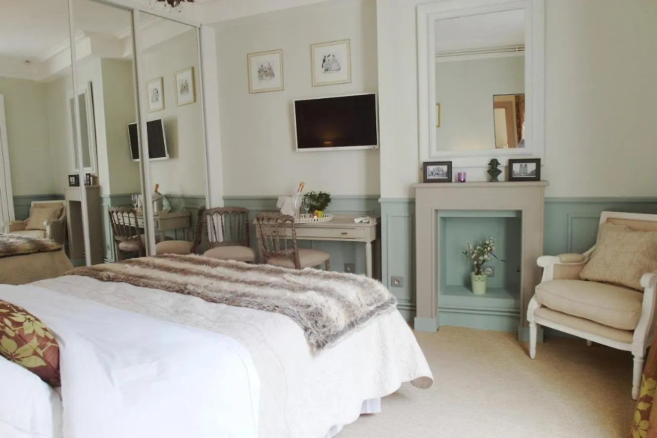 Chambre D Hote : Louvre Elegant Apt Suite 파리 B&B