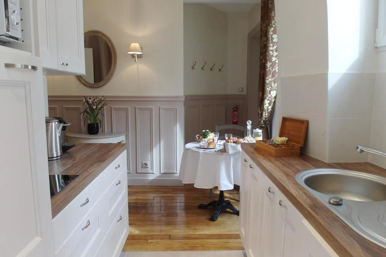 Chambre D Hote : Louvre Elegant Apt Suite 파리 B&B
