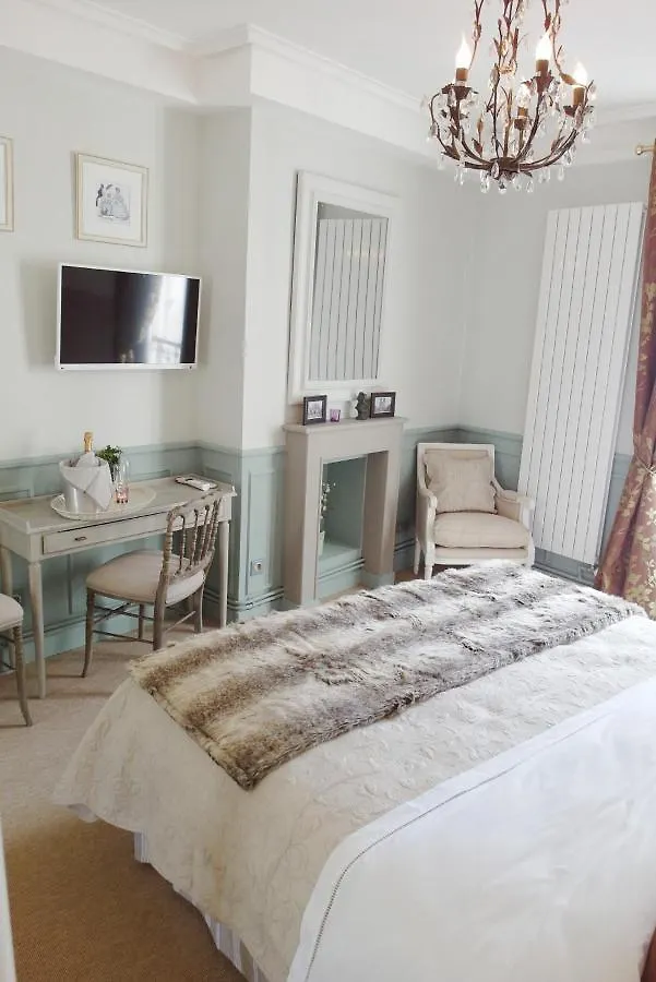 Chambre D Hote : Louvre Elegant Apt Suite 파리 3*,  프랑스